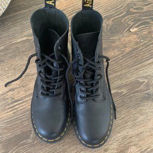 DR. MARTENS